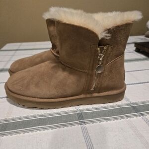 UGGS Brown Suede Ankle Boots with Fur Lining